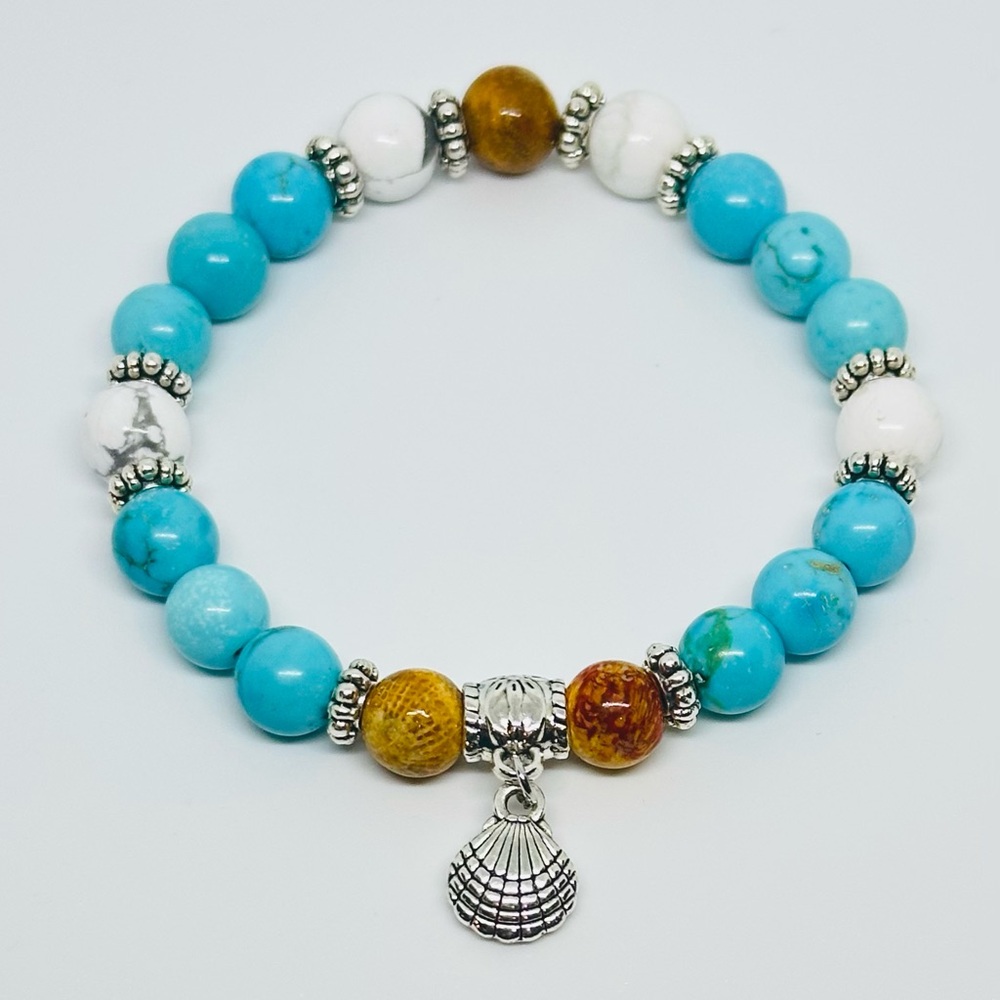 Handmade Blue Turquoise & Howlite Beaded Bracelet Clamshell Charm 8mm